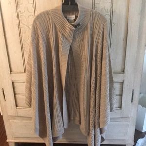 Soft Surroundings cable knit acrylic cape poncho